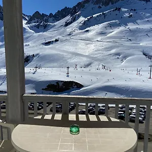 appartement-t2-4-personnes-pied-des-pistes-parking.midi-pyreneeshotels.com/