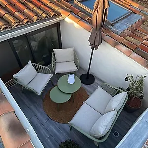 https://duplex-mirabeau-roof-terrace-with-panoramic-view.fr-provencehotel.com